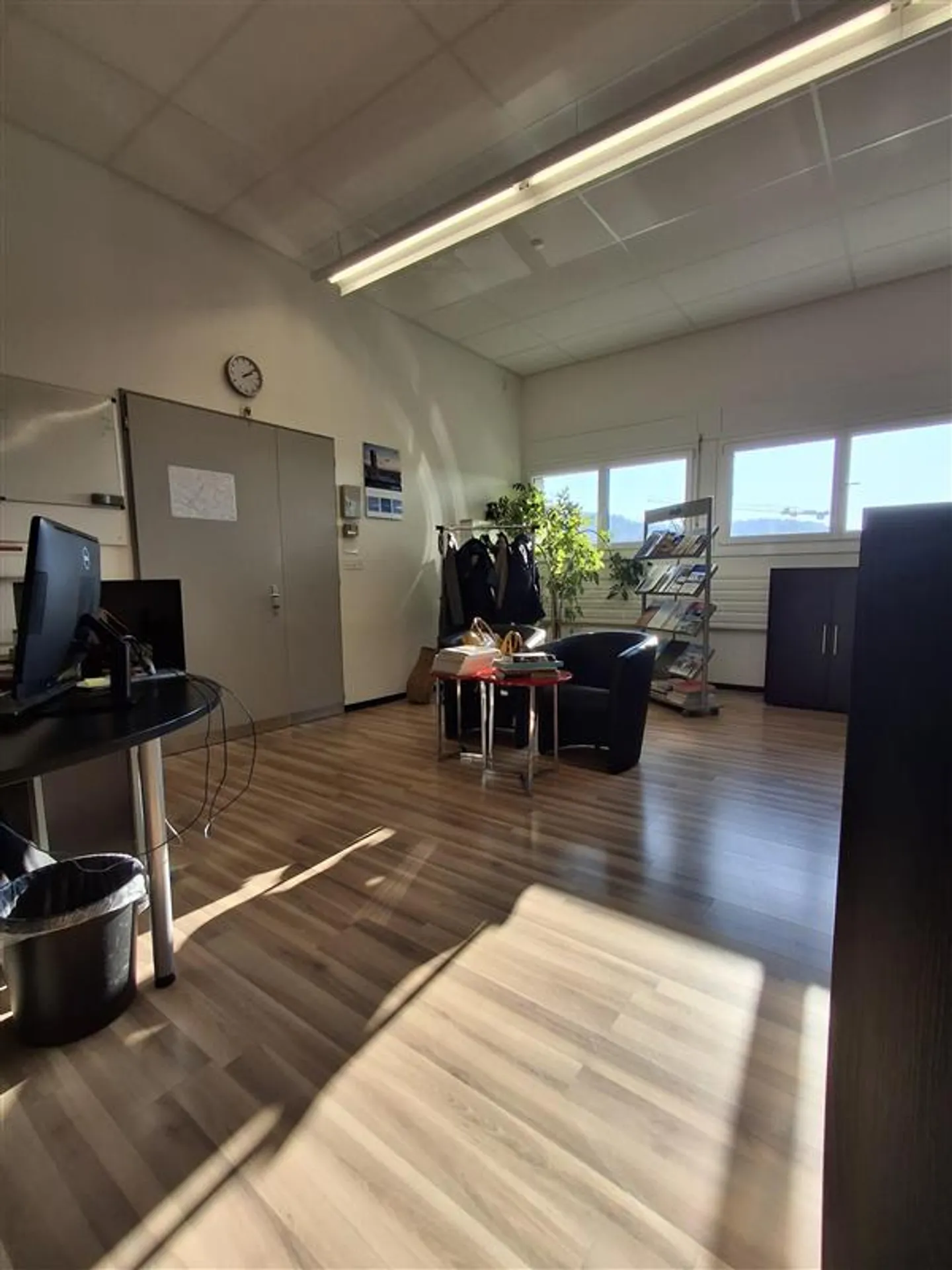 Espace Commercial Spacieux - Photo 4 sur 9