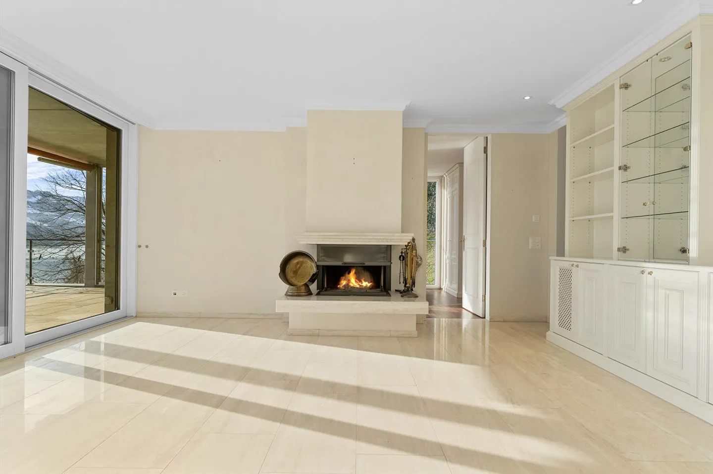 Appartamento duplex di 5,5 stanze in una posizione tranquilla a Brunnen - Foto 5 di 19