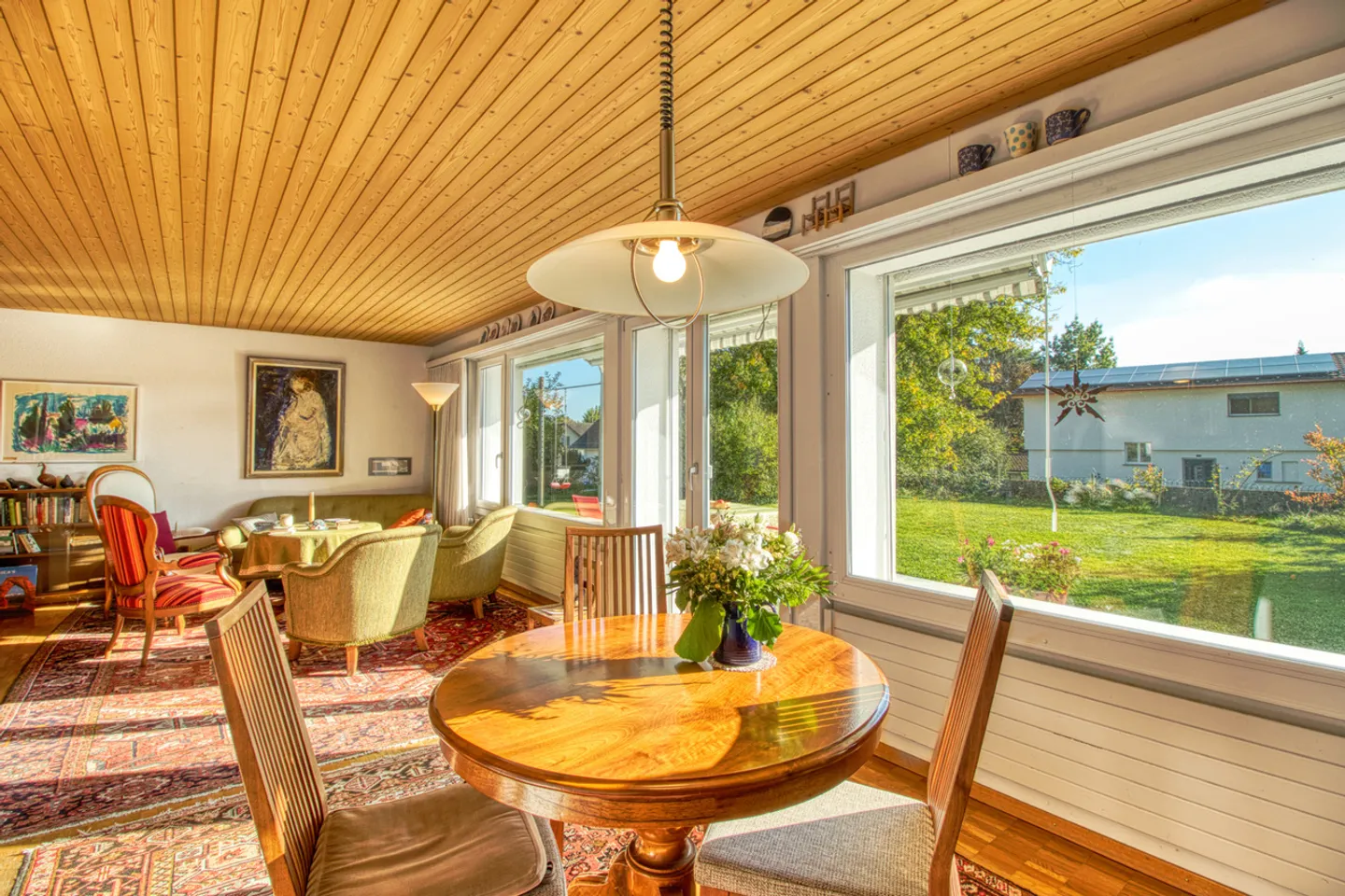 House with 6 rooms - Photo 2 of 8