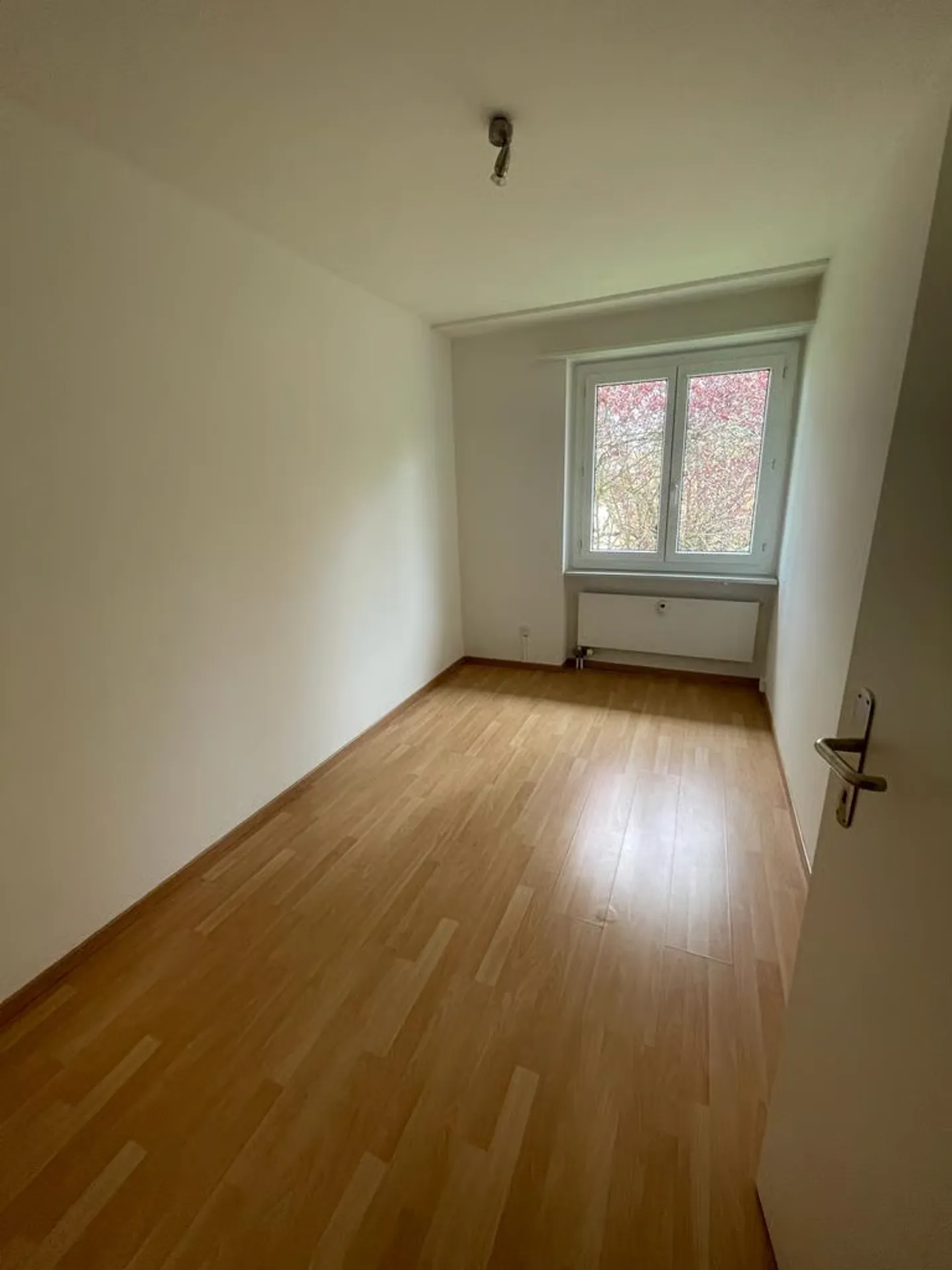 Ampio appartamento di 5,5 locali a Ipsach - Foto 9 di 12
