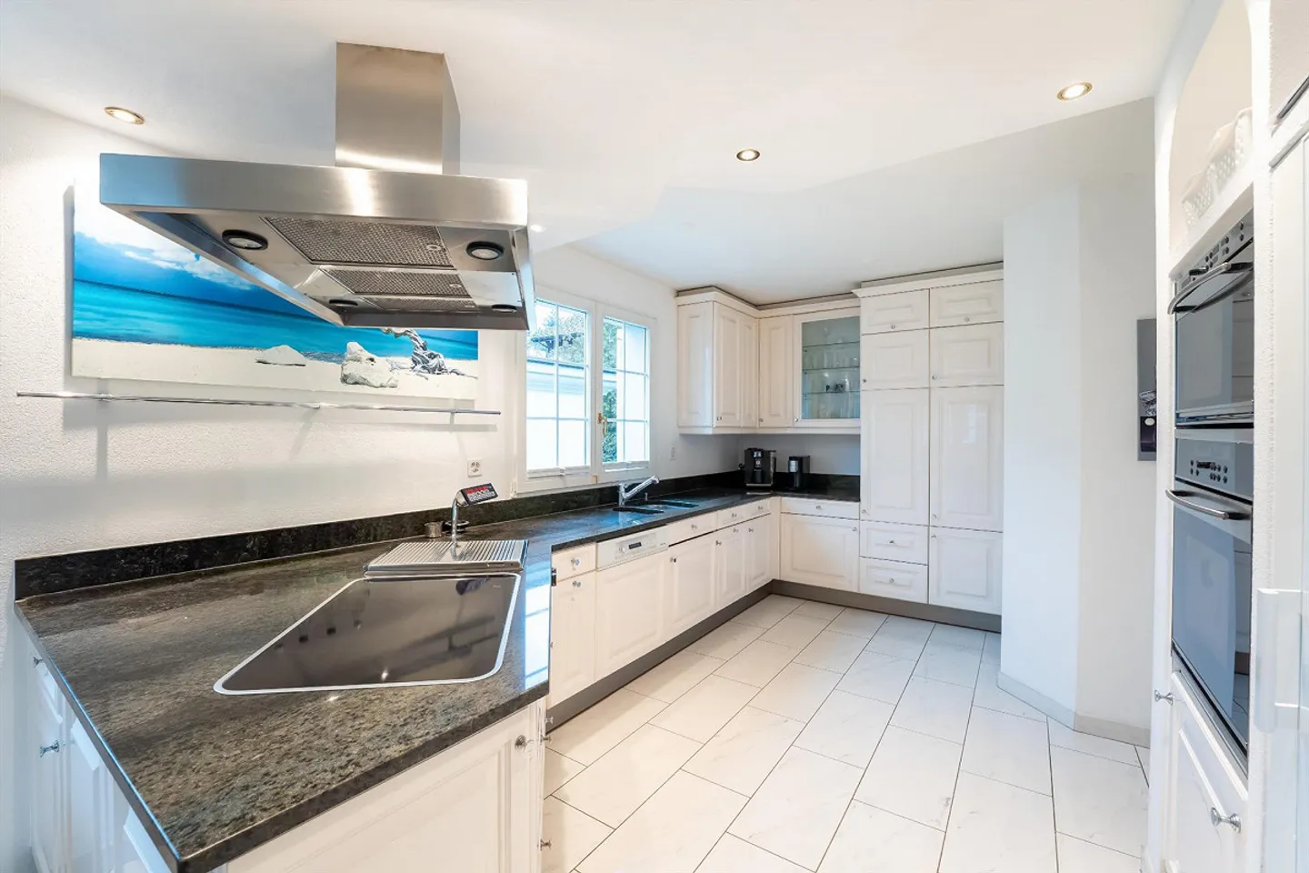 Residential and Commercial Building in Liestal - Photo 5 of 20