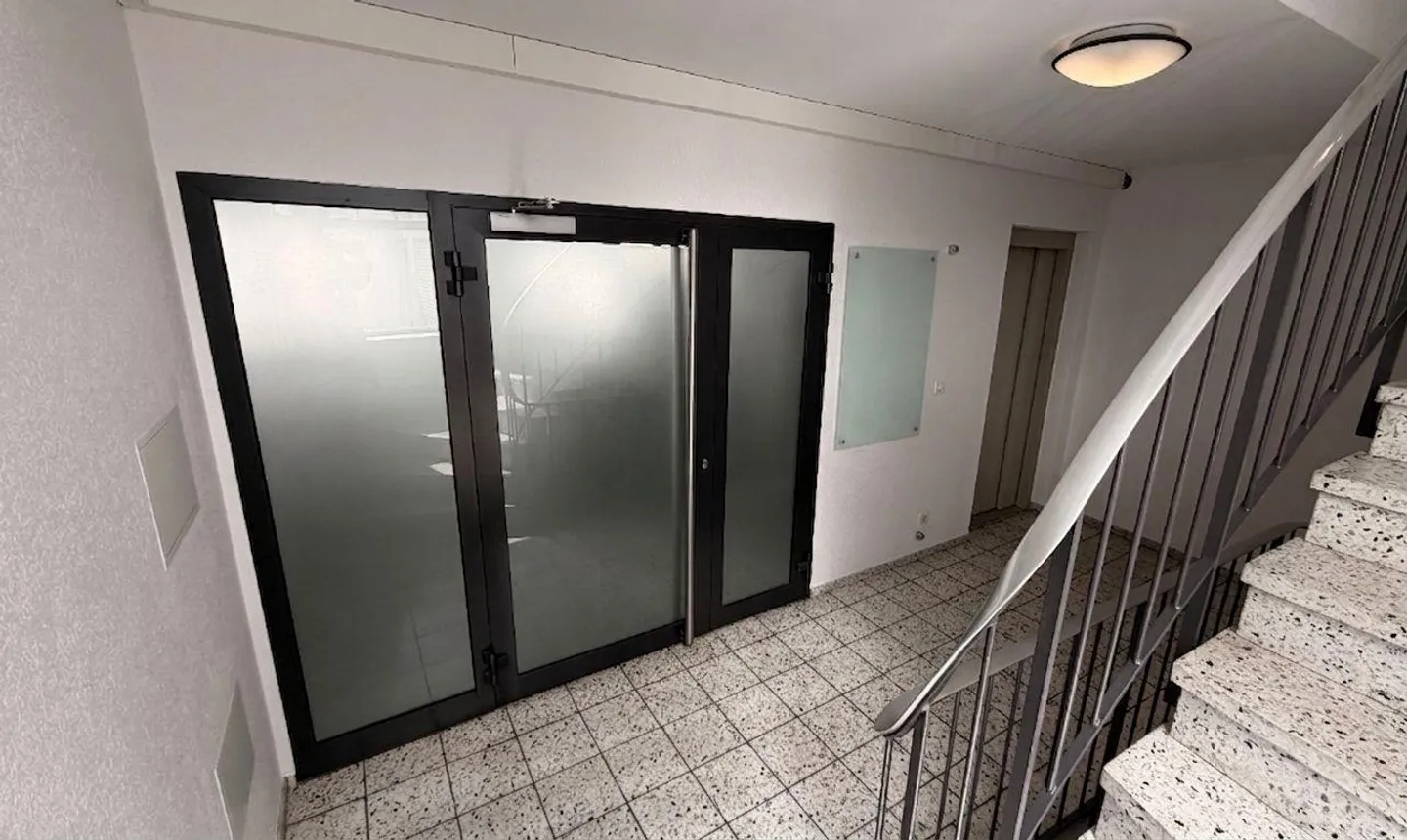 Spazi per uffici e commerciali spaziosi nel cuore di Liestal - Foto 3 di 13