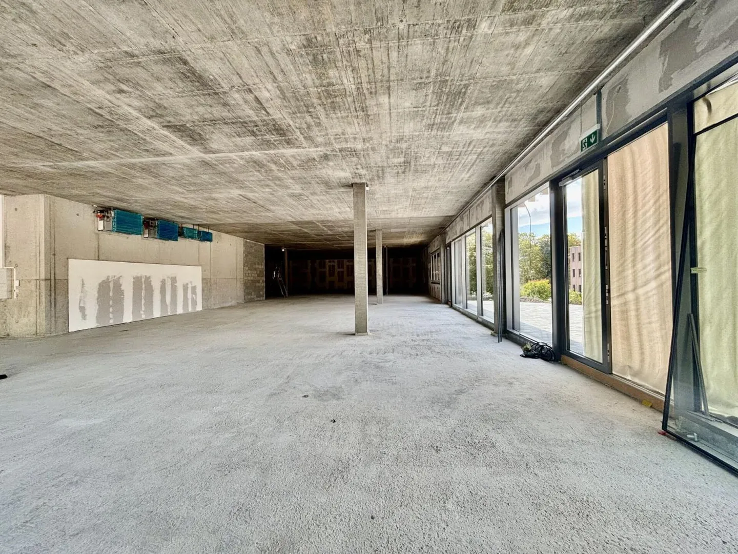 Espace Bureau Moderne avec Jardin - Photo 1 sur 2