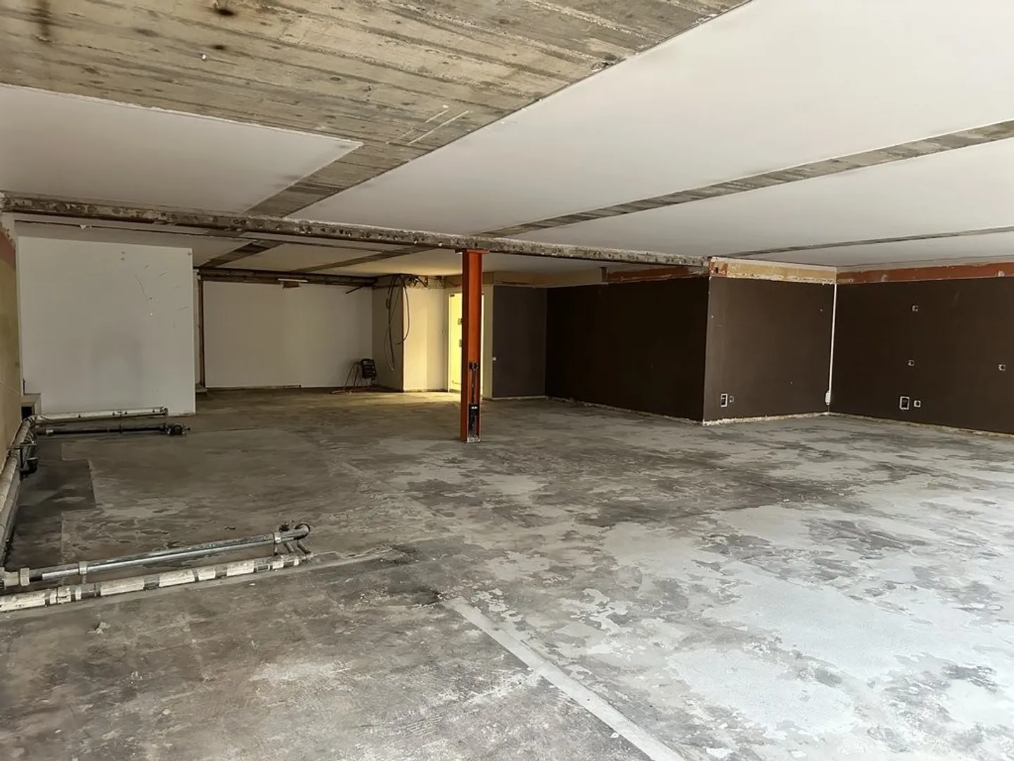 Commercial Space for Rent in the Center of Neuchâtel! - Photo 1 of 2