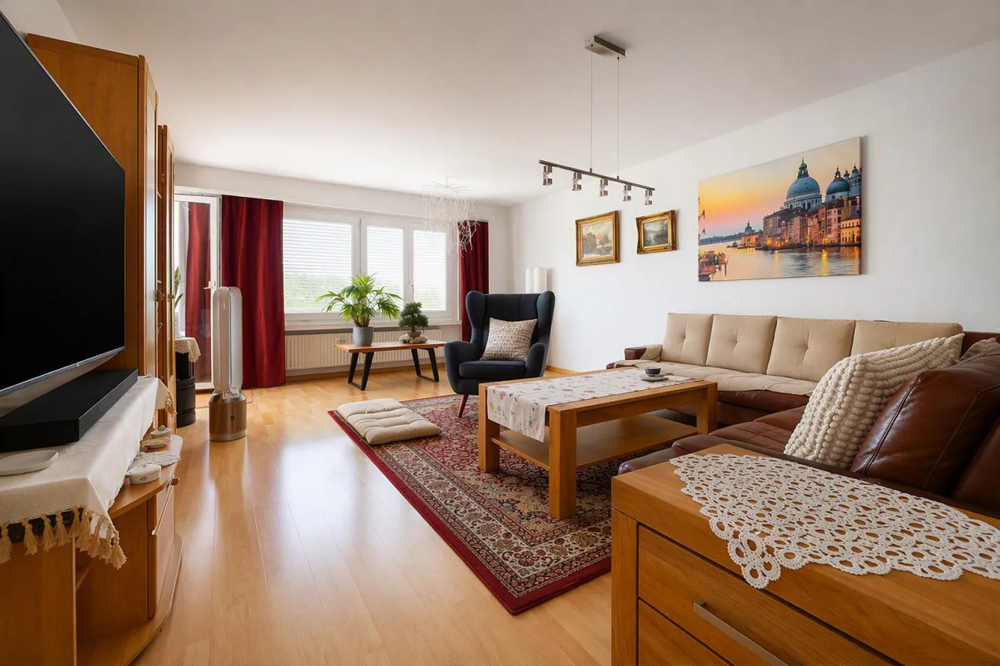 Bright and friendly 4.5 room apartment seeks new tenant - Photo 2 of 8