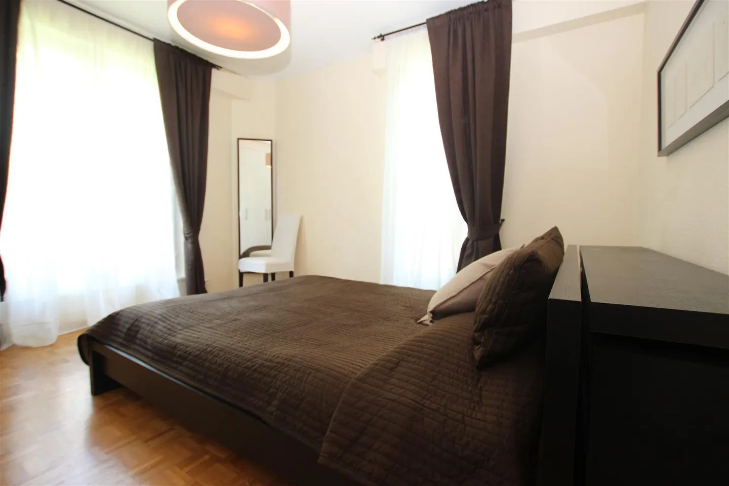 Appartement spacieux avec terrasse - Photo 3 sur 9