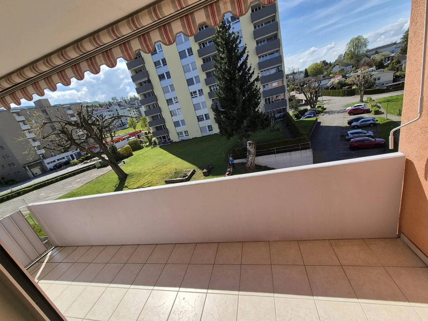 Appartamento attico ristrutturato di 4 stanze in quartiere familiare - Foto 4 di 18