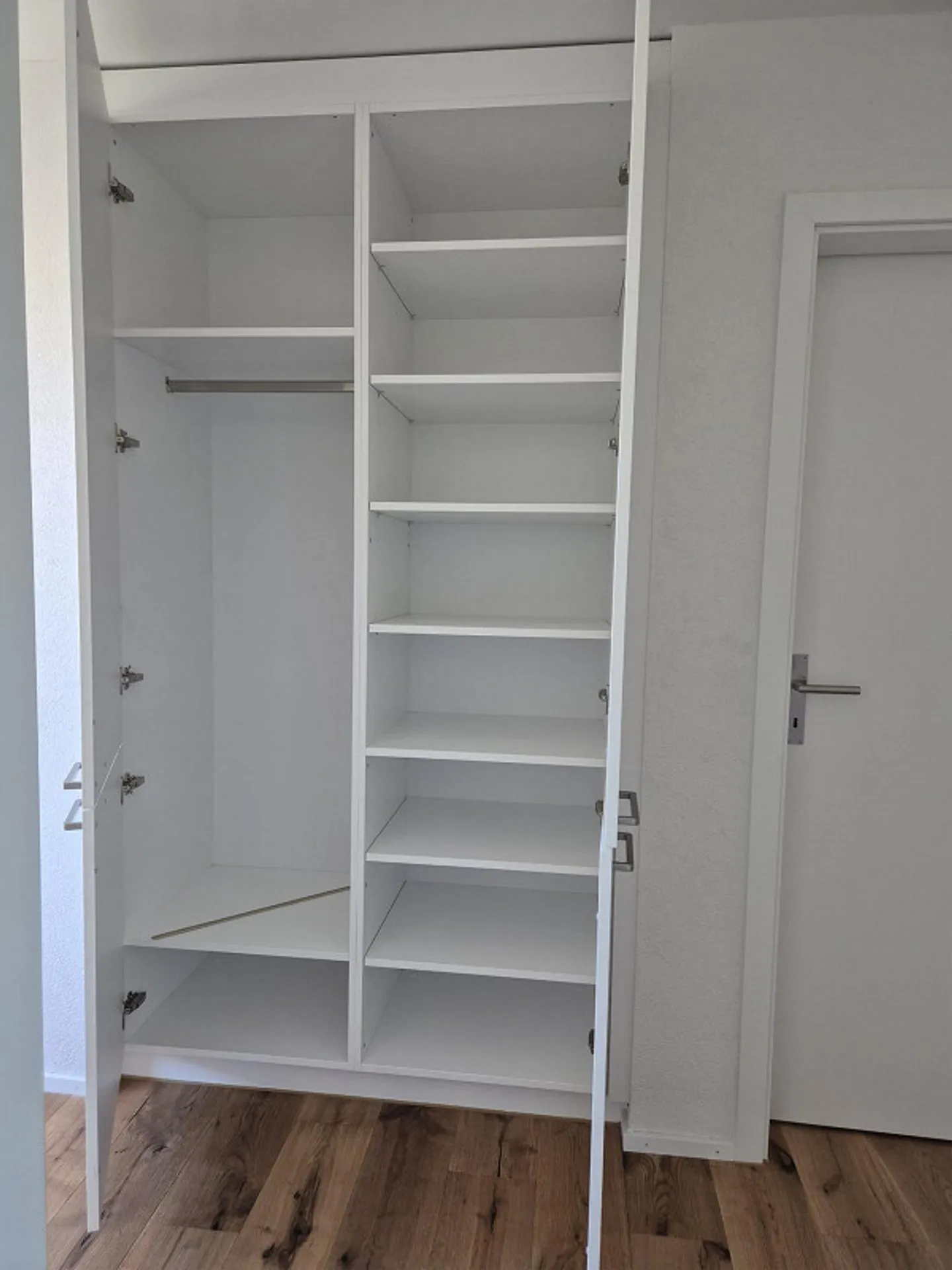 Appartamento attico ristrutturato di 4 stanze in quartiere familiare - Foto 6 di 18