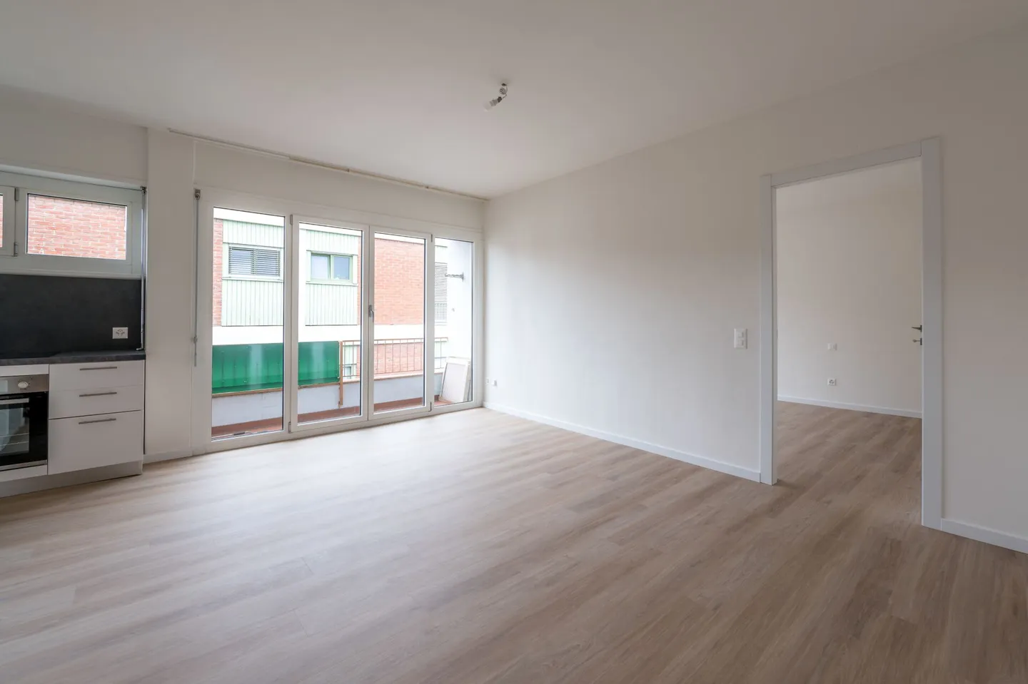 9100, Solatia 1, Lugano, Corso Elvezia, Apartment 155 - Photo 4 of 12