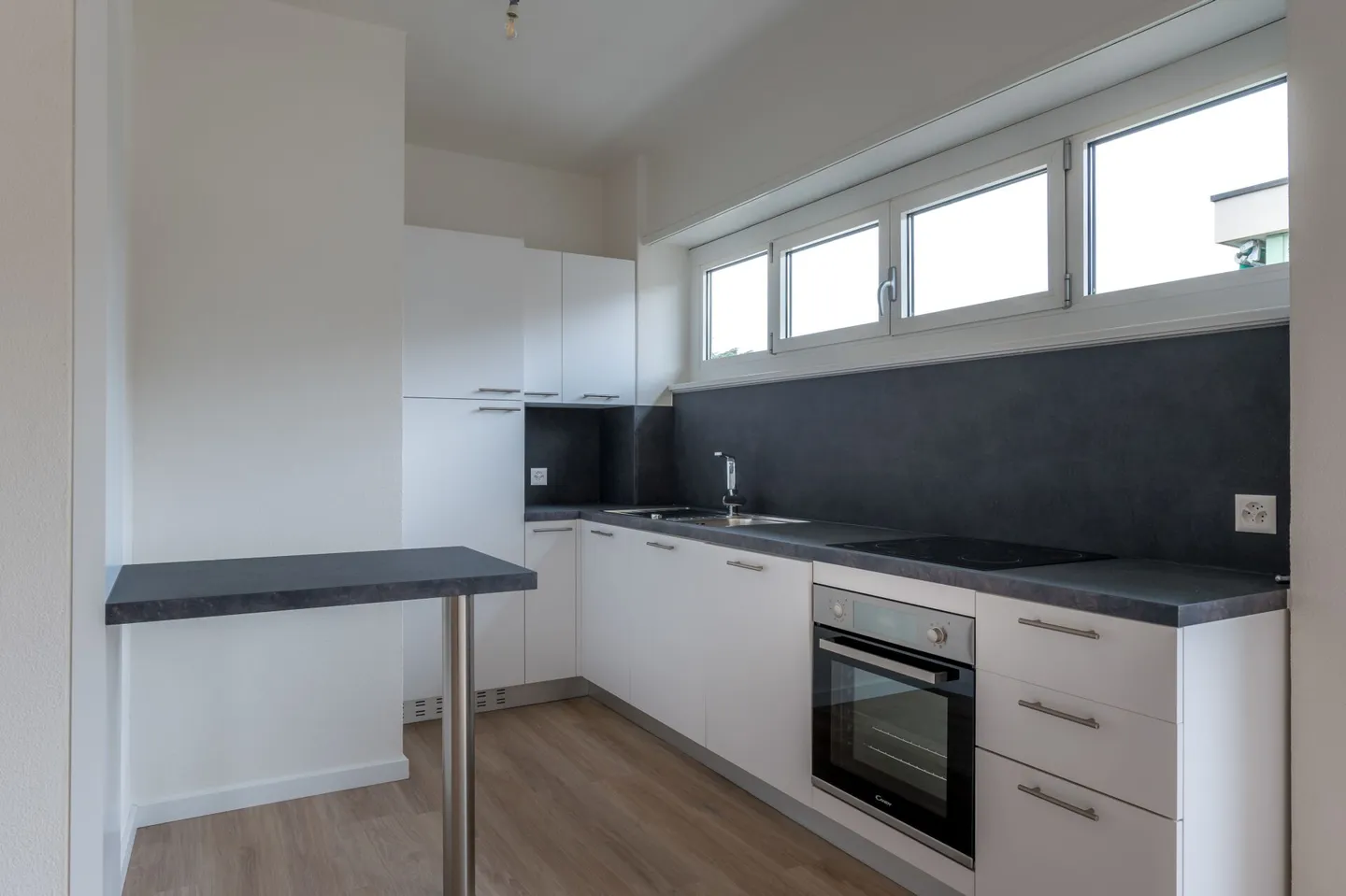 9100, Solatia 1, Lugano, Corso Elvezia, Apartment 155 - Photo 6 of 12