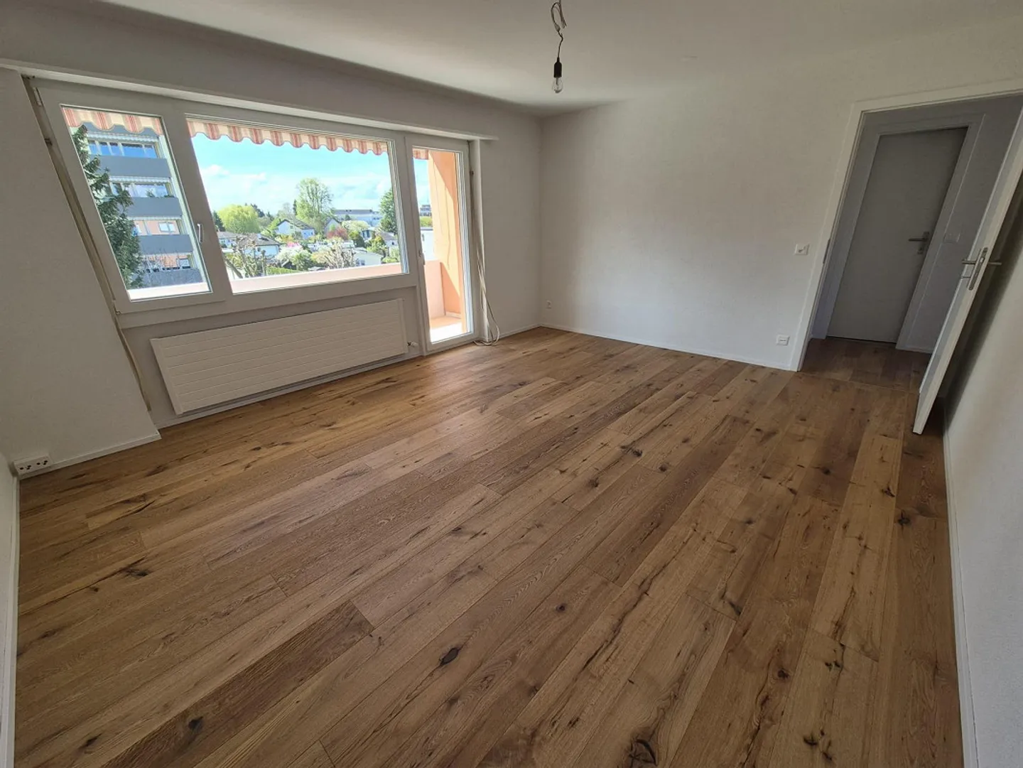 Appartamento attico ristrutturato di 4 stanze in quartiere familiare - Foto 10 di 18