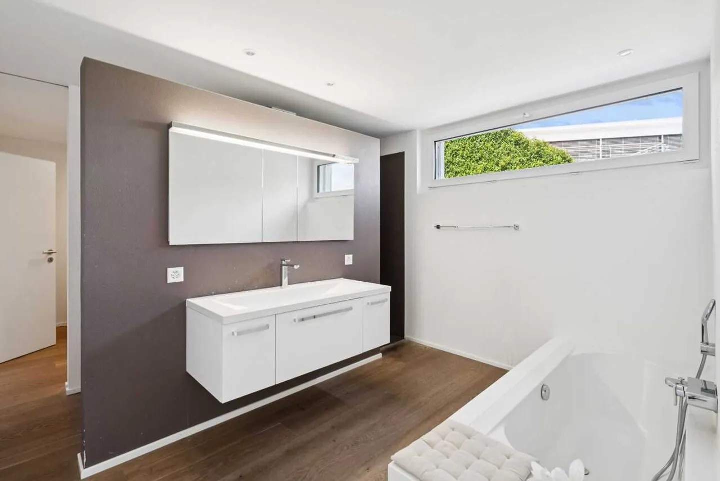 Single-family house with panoramic view, garden and dream terrace – Your new home awaits - Photo 9 of 13