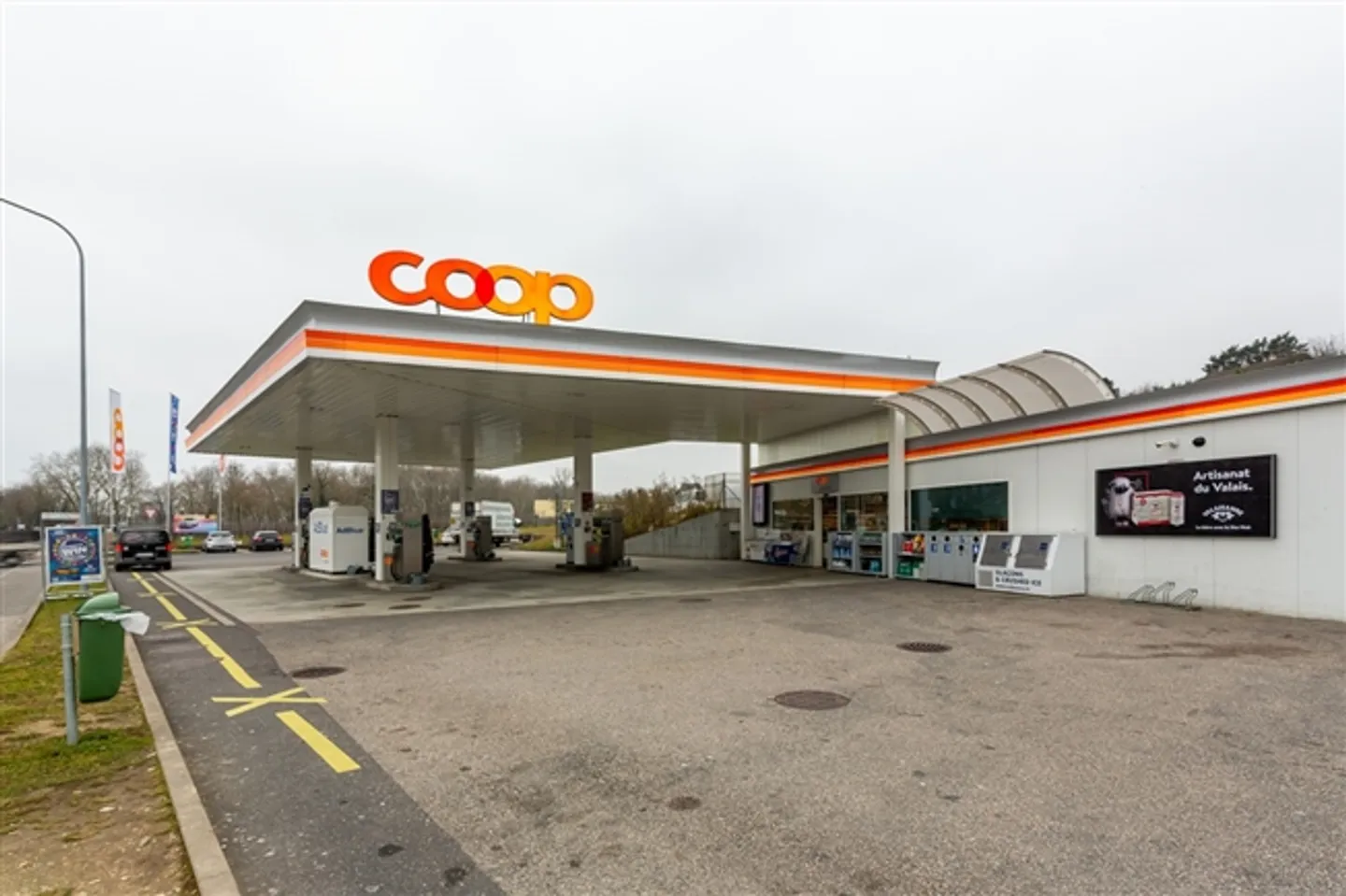 Gas Station Neuchâtel - Photo 1 of 1