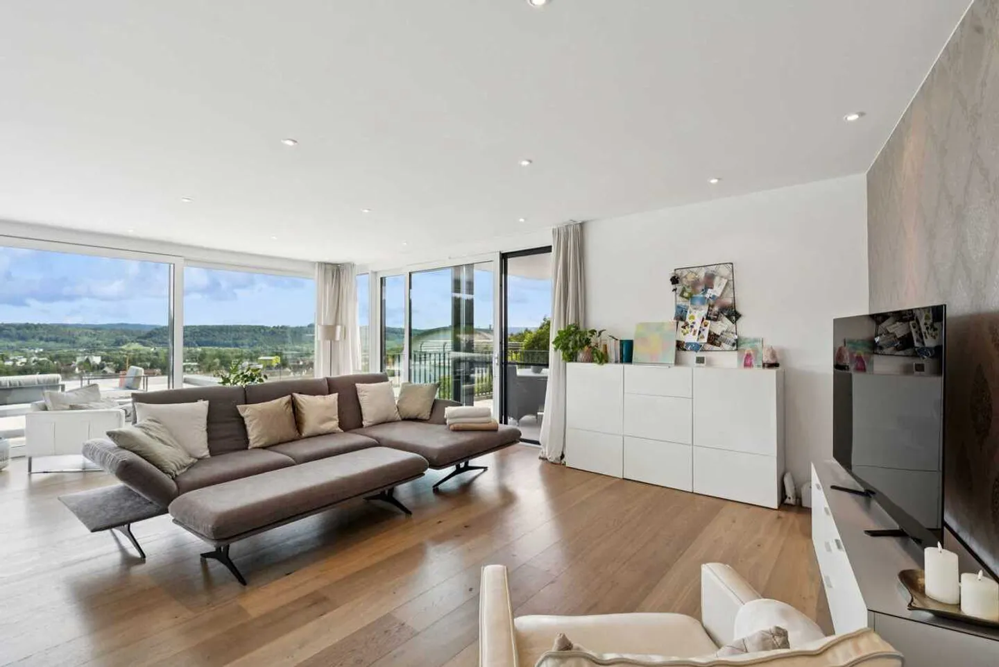 Single-family house with panoramic view, garden and dream terrace – Your new home awaits - Photo 2 of 13