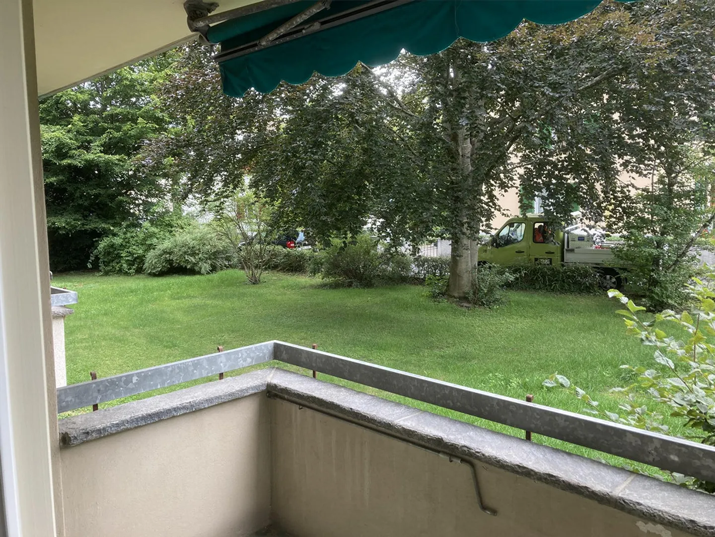 Belle lumineuse appartement partiellement rénové de 3,5 pièces - Photo 1 sur 5