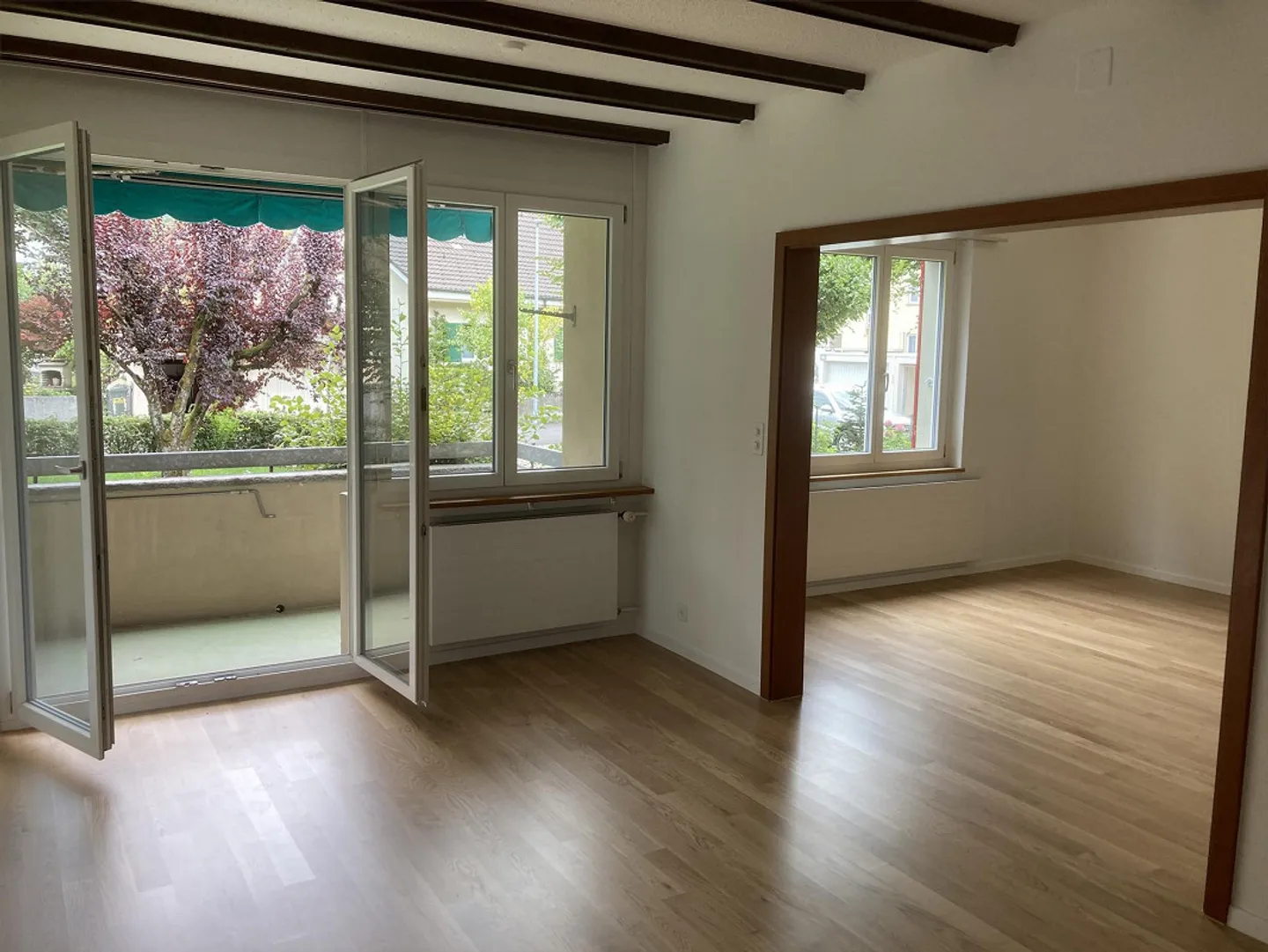 Belle lumineuse appartement partiellement rénové de 3,5 pièces - Photo 2 sur 5