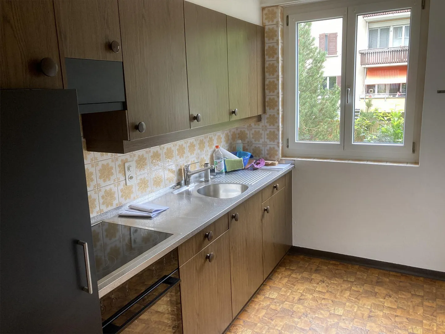 Belle lumineuse appartement partiellement rénové de 3,5 pièces - Photo 3 sur 5