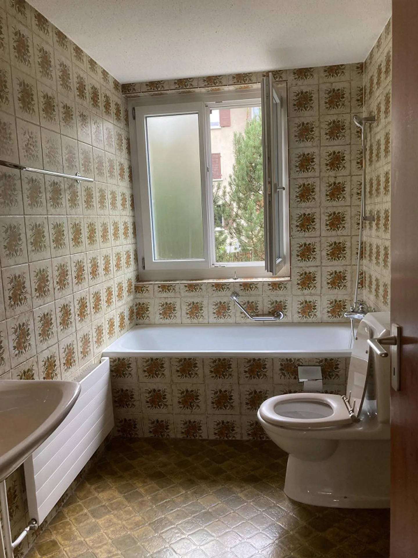 Belle lumineuse appartement partiellement rénové de 3,5 pièces - Photo 4 sur 5