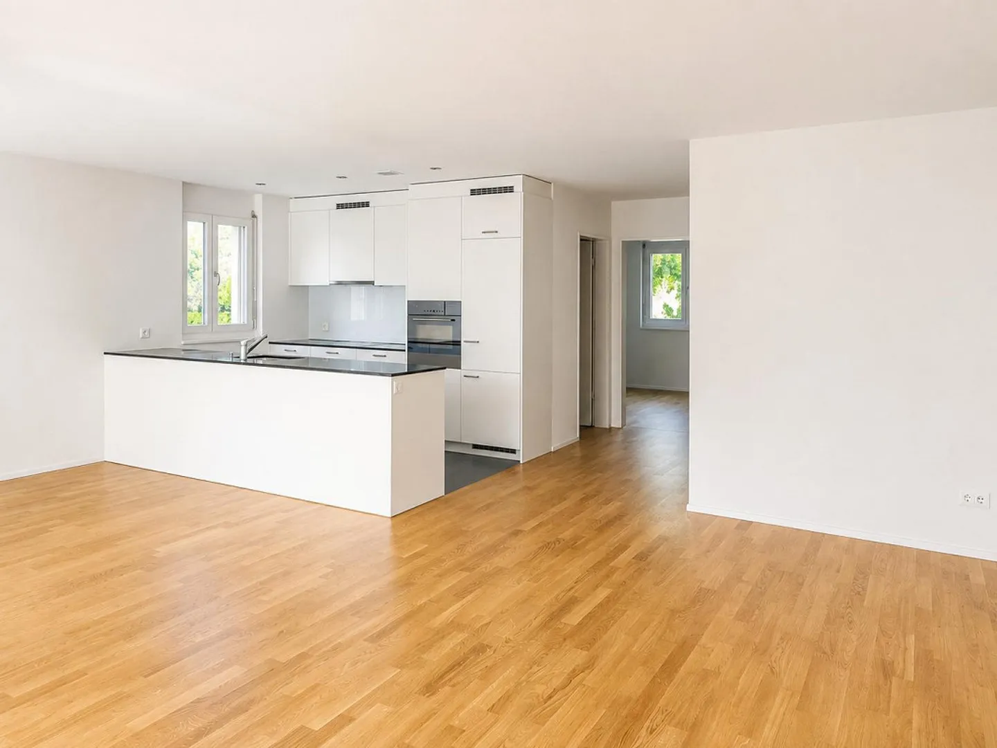 Modernes Apartment mit grossem Balkon - Foto 2 von 10