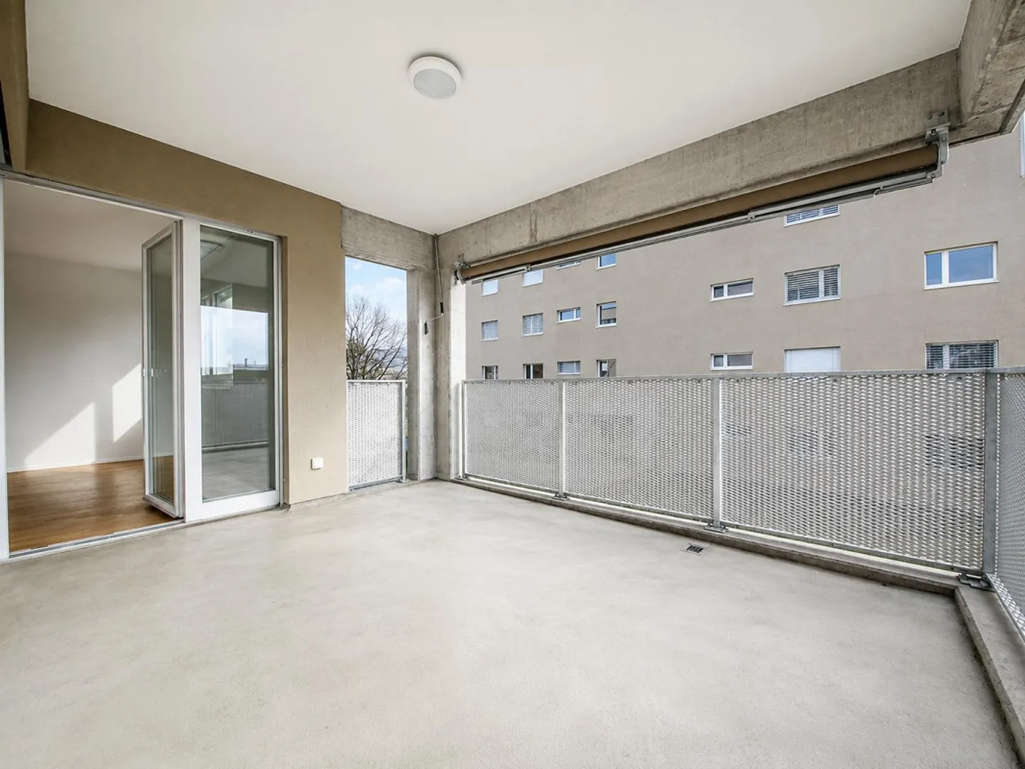Modernes Apartment mit grossem Balkon - Foto 4 von 10