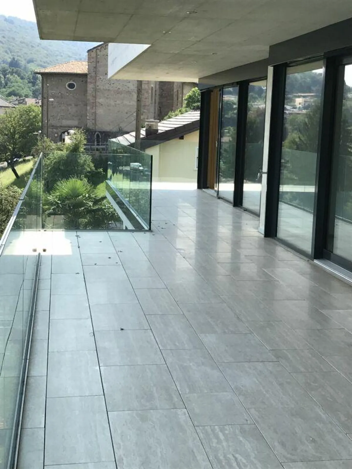 3.5-ROOM APARTMENT WITH UNMATCHED LAKE VIEW - Photo 18 of 30