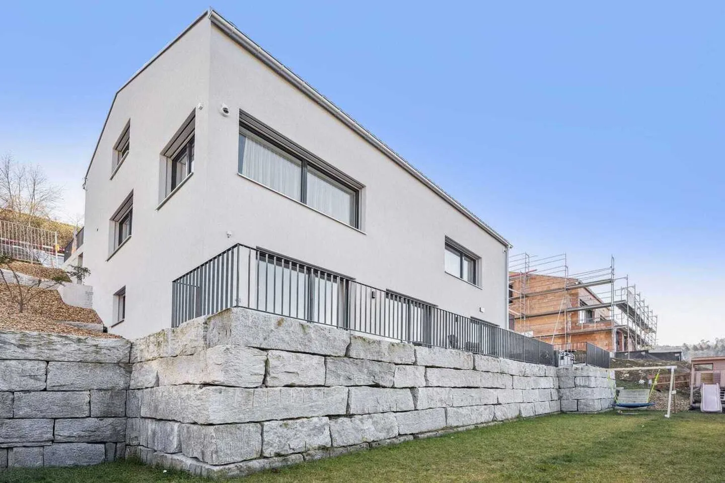 Villa unifamiliare di nuova costruzione con tecnologia all'avanguardia, vista panoramica e oasi all'aperto - Foto 1 di 13