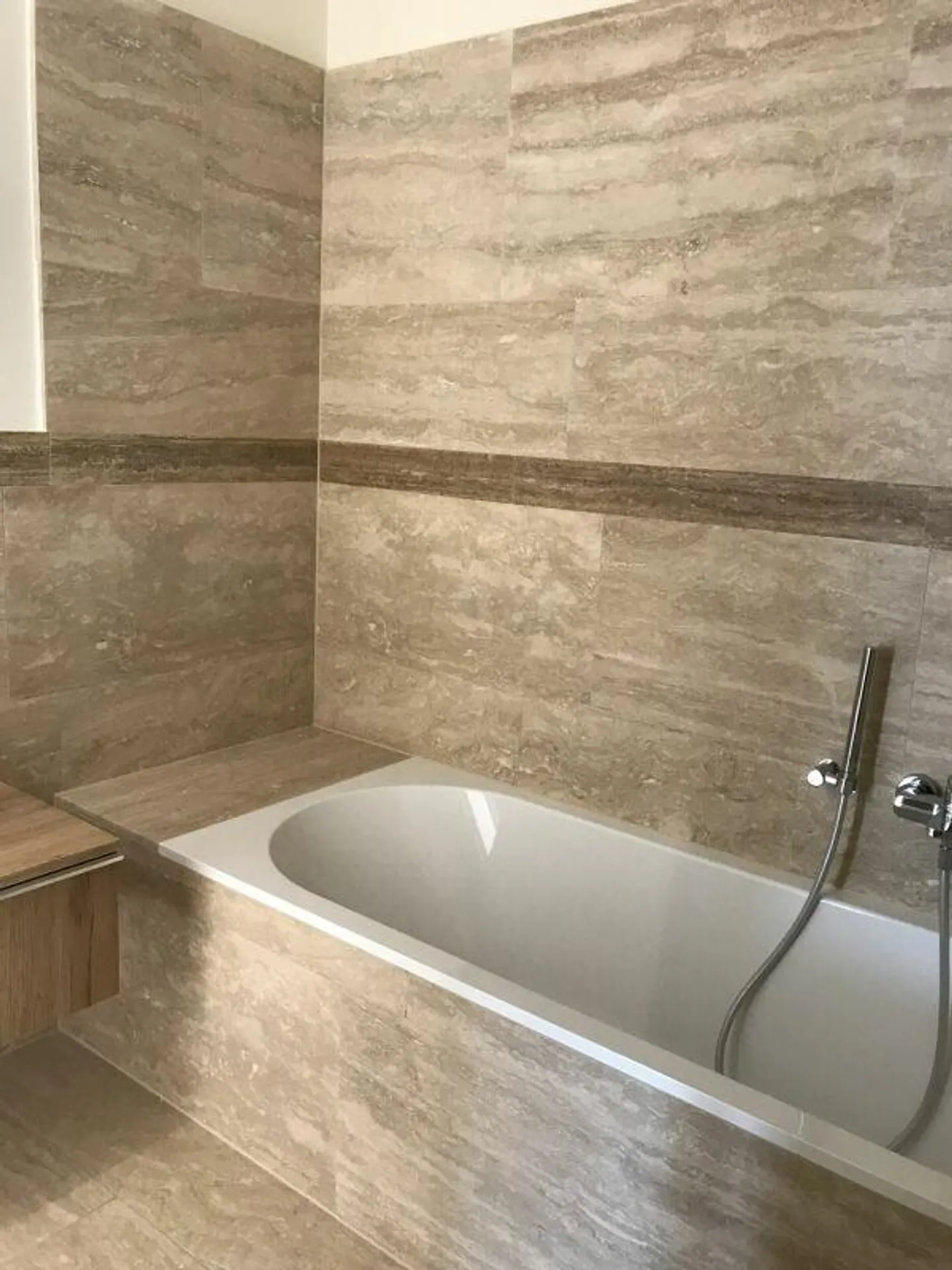 3.5-ROOM APARTMENT WITH UNMATCHED LAKE VIEW - Photo 26 of 30