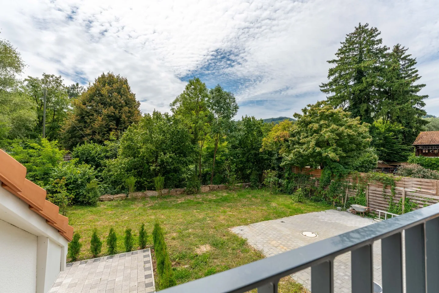 Appartamento 4.5 locali al 1° piano, 122 m² di superficie abitabile + balcone lato giardino con vista sull'Ergolz - Foto 1 di 14