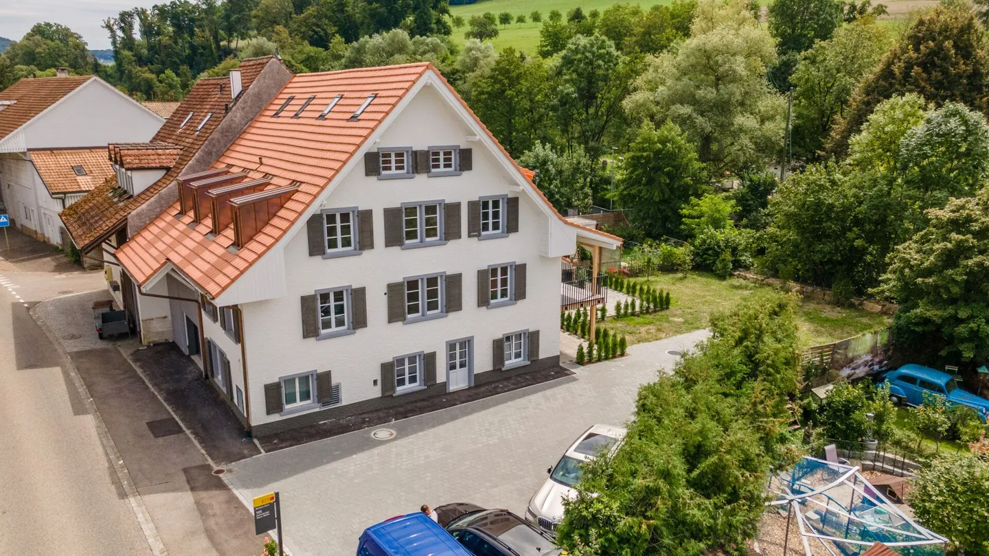 Appartamento 4.5 locali al 1° piano, 122 m² di superficie abitabile + balcone lato giardino con vista sull'Ergolz - Foto 3 di 14