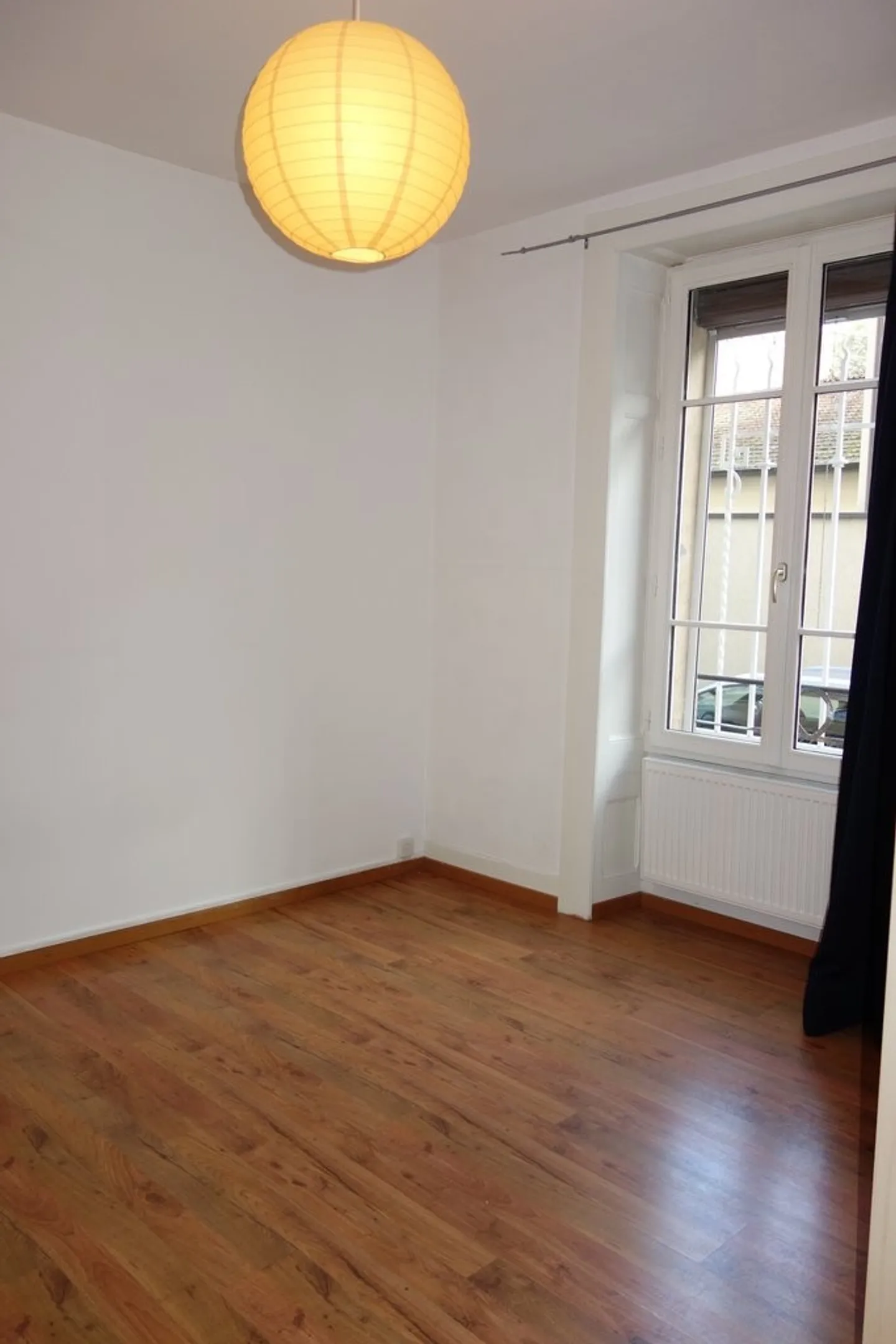 Vicino alla stazione ferroviaria di Eaux-Vives - Foto 5 di 7