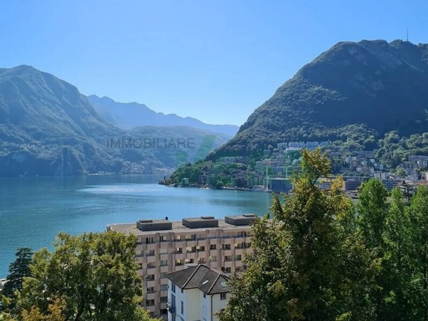 Elegante und komfortable 4,5-Zimmer-Wohnung mit atemberaubendem Seeblick - Foto 3 von 13