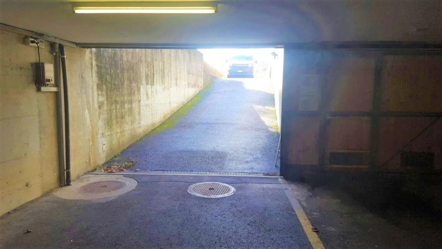 Underground Garage Parking - Car/Motorcycle/Classic Car/Bus - Photo 5 of 5