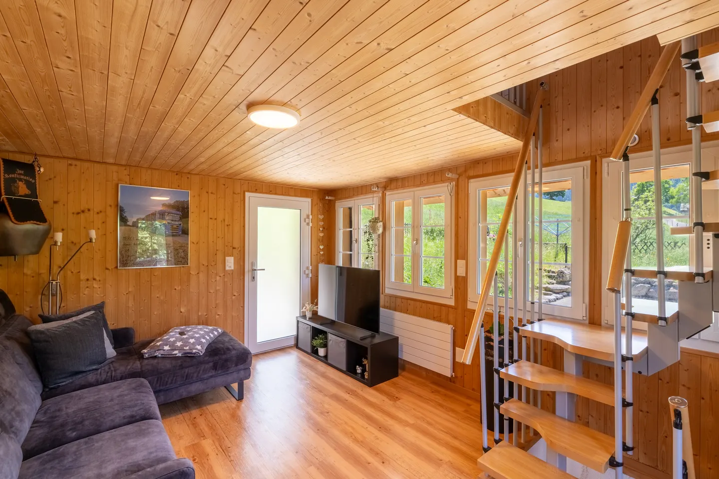 Chalet multifamilial avec 3 appartements et vue idyllique sur la montagne - Photo 3 sur 9