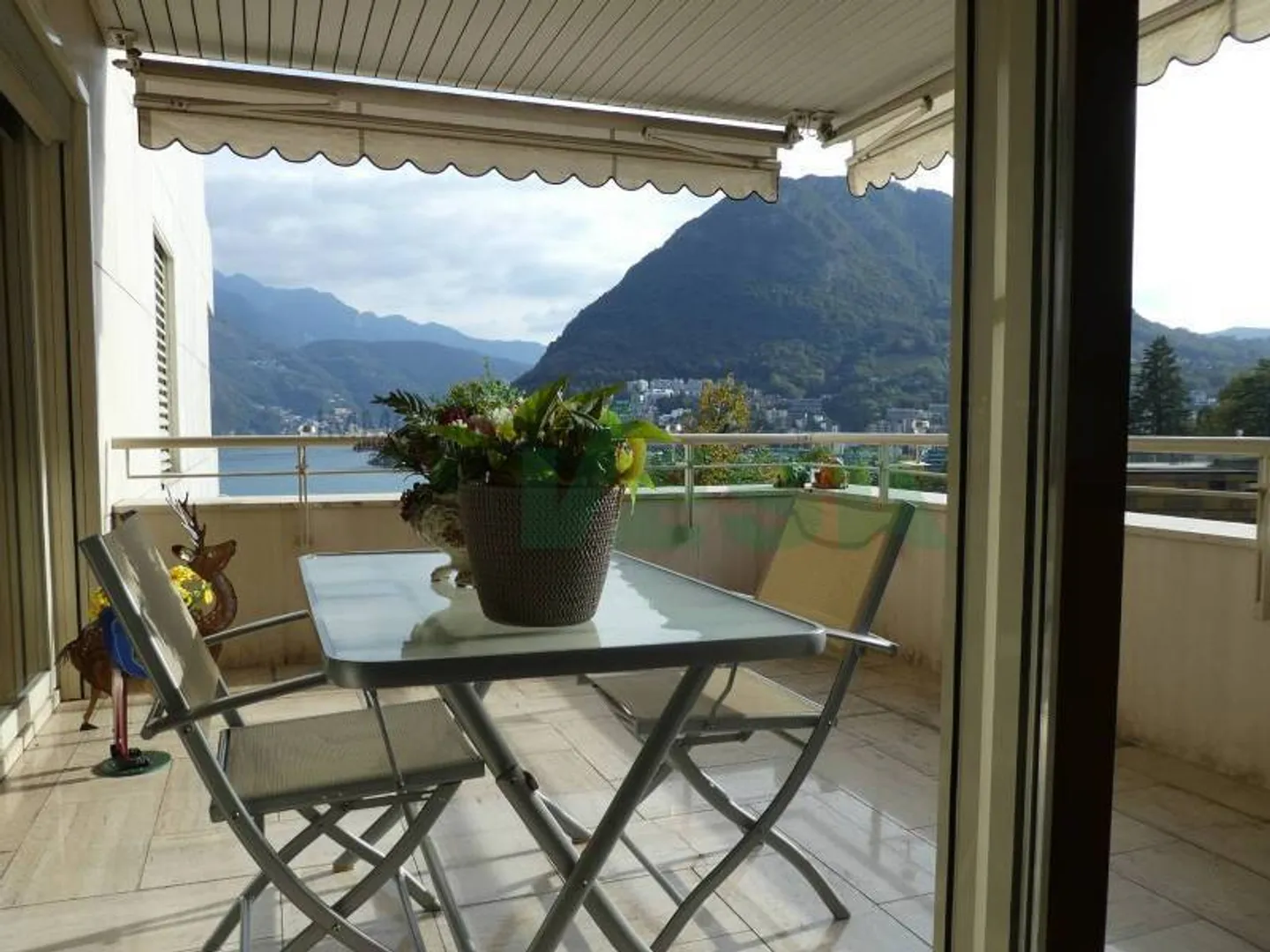 Elegante und komfortable 4,5-Zimmer-Wohnung mit atemberaubendem Seeblick - Foto 5 von 13