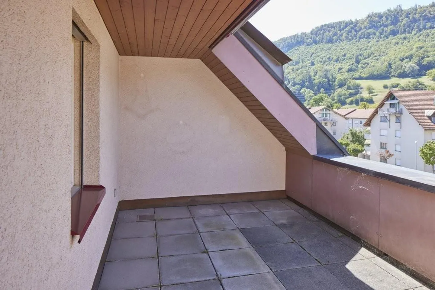 RENT WITHOUT DEPOSIT - Quiet residential area by the Aare, being renovated - Photo 2 of 11