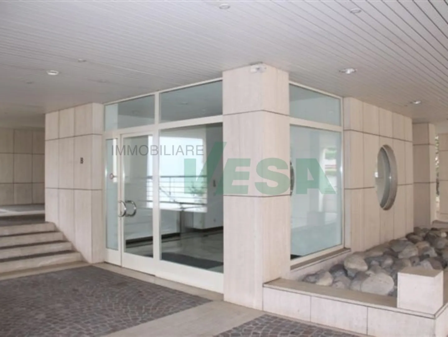 Elegante und komfortable 4,5-Zimmer-Wohnung mit atemberaubendem Seeblick - Foto 12 von 13