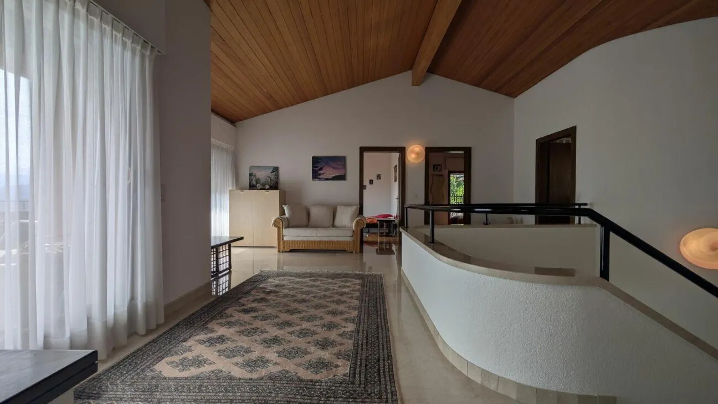 Eleganz und Privatsphäre nur wenige Minuten von Lugano entfernt - Villa mit Panoramaterrasse - Foto 13 von 19