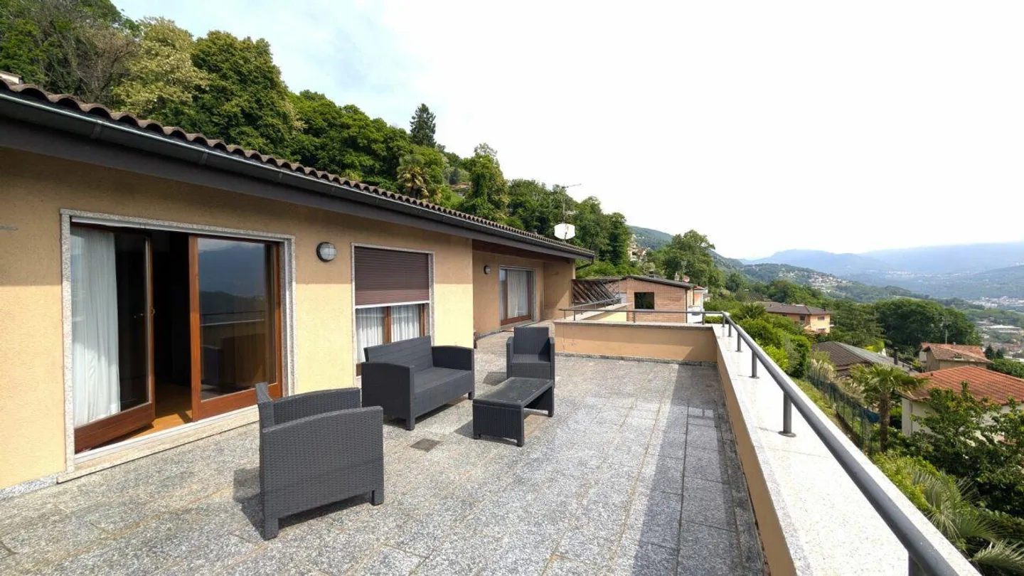 Eleganz und Privatsphäre nur wenige Minuten von Lugano entfernt - Villa mit Panoramaterrasse - Foto 19 von 19