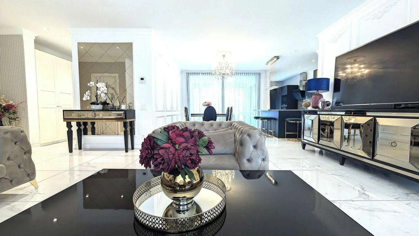 Prestigeträchtige Penthouse mit großzügigen Räumen und drei Panoramaterrassen - Foto 5 von 19