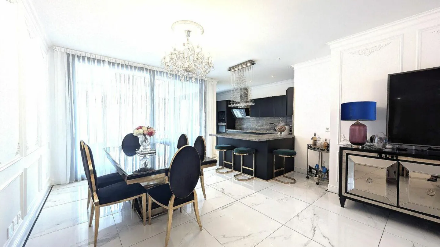 Prestigeträchtige Penthouse mit großzügigen Räumen und drei Panoramaterrassen - Foto 7 von 19