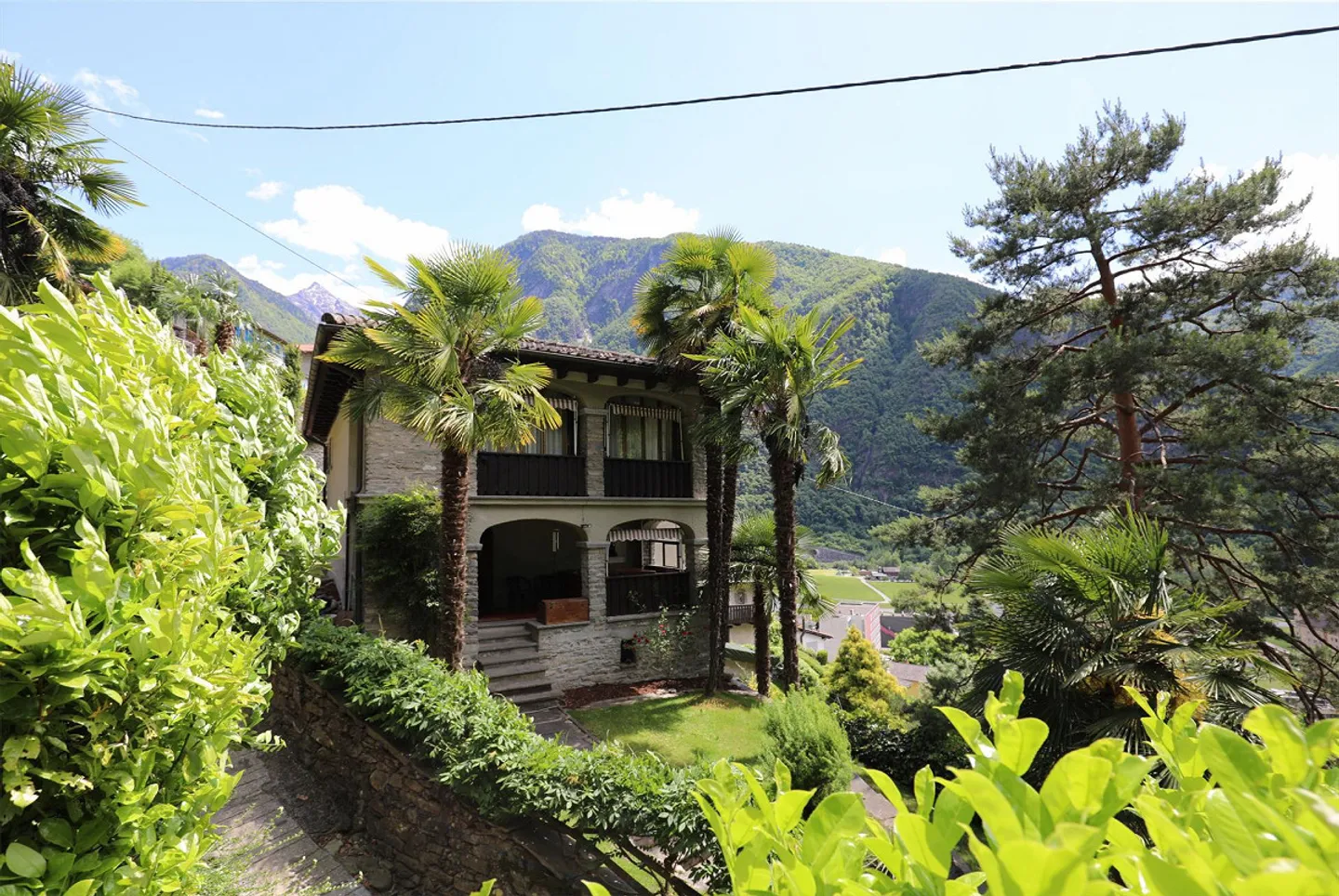 Maison individuelle avec 2 appartements, studio, grand jardin et rustique - Photo 1 sur 22