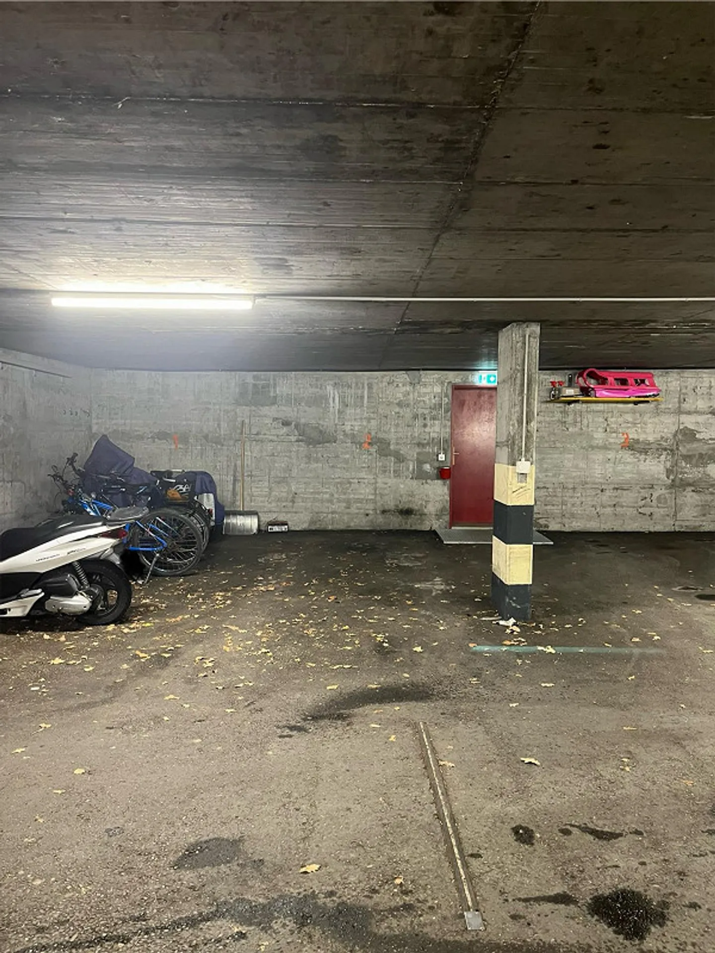 Tiefgaragenstellplatz zur Untermiete - Foto 1 von 3