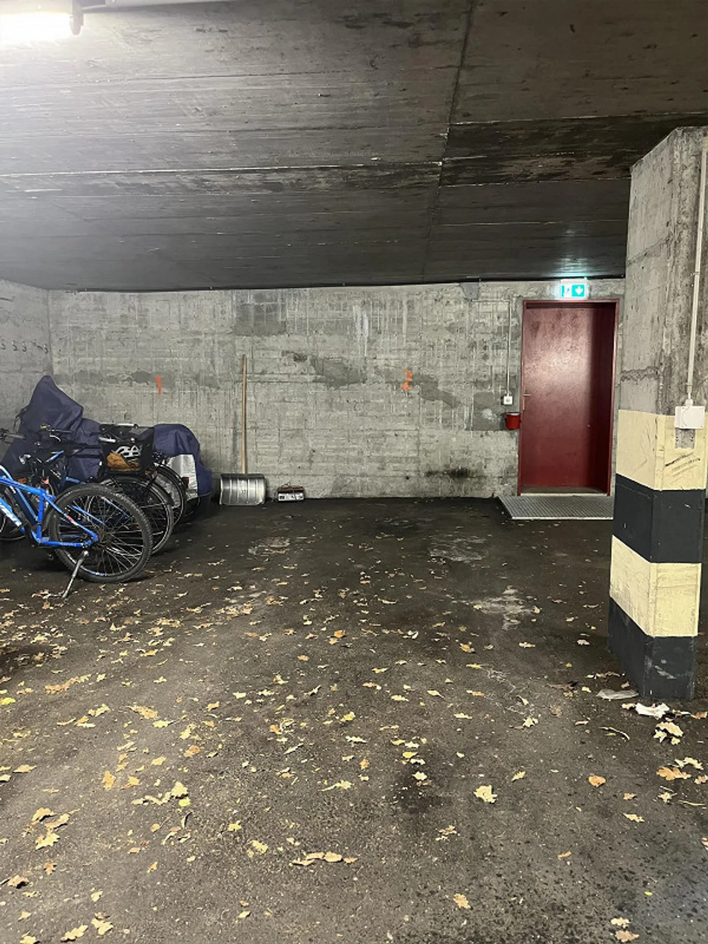 Tiefgaragenstellplatz zur Untermiete - Foto 2 von 3
