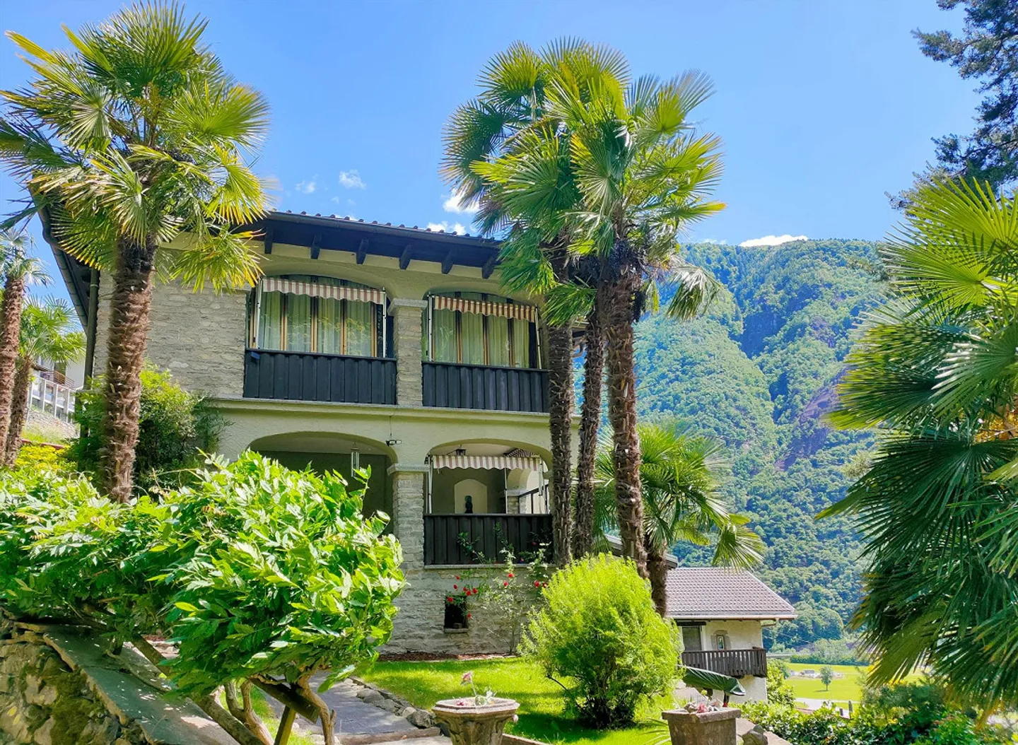 Maison individuelle avec 2 appartements, studio, grand jardin et rustique - Photo 4 sur 22