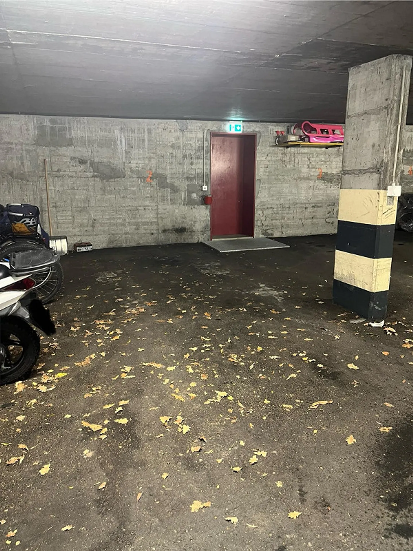 Tiefgaragenstellplatz zur Untermiete - Foto 3 von 3