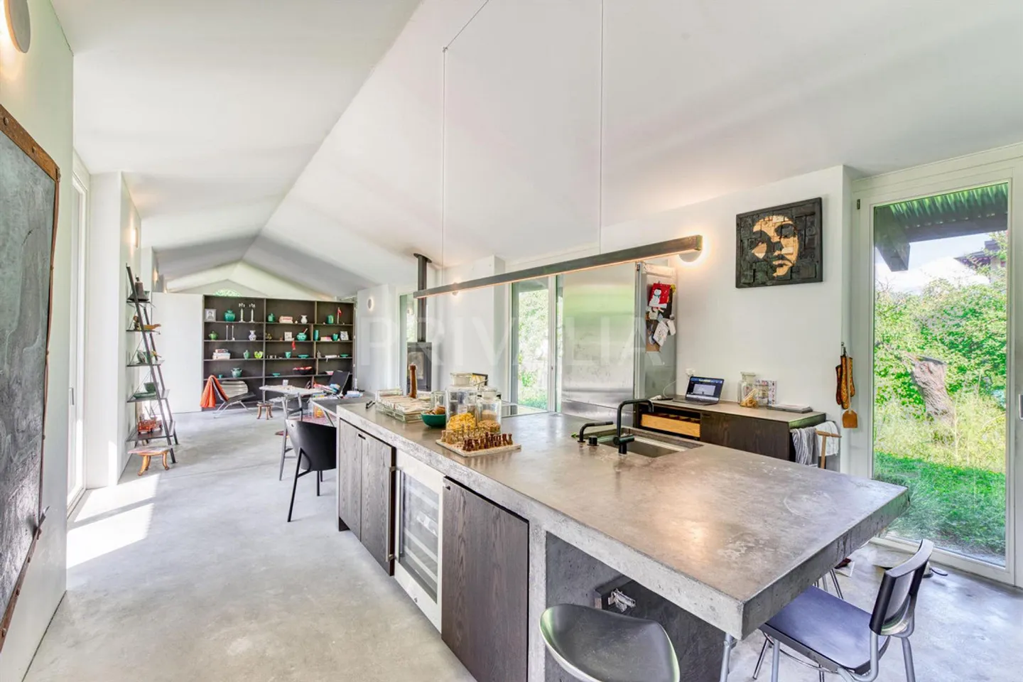 Exclusively: Single-storey villa with independent studio... - Photo 1 of 6