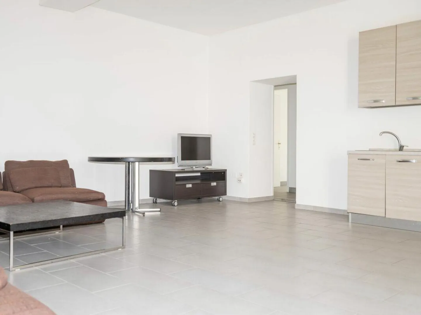 5 WOHNUNGEN VERSCHIEDENER GRÖSSEN - INTERESSANTES ANGEBOT AUCH FÜR RED... - Foto 3 von 7