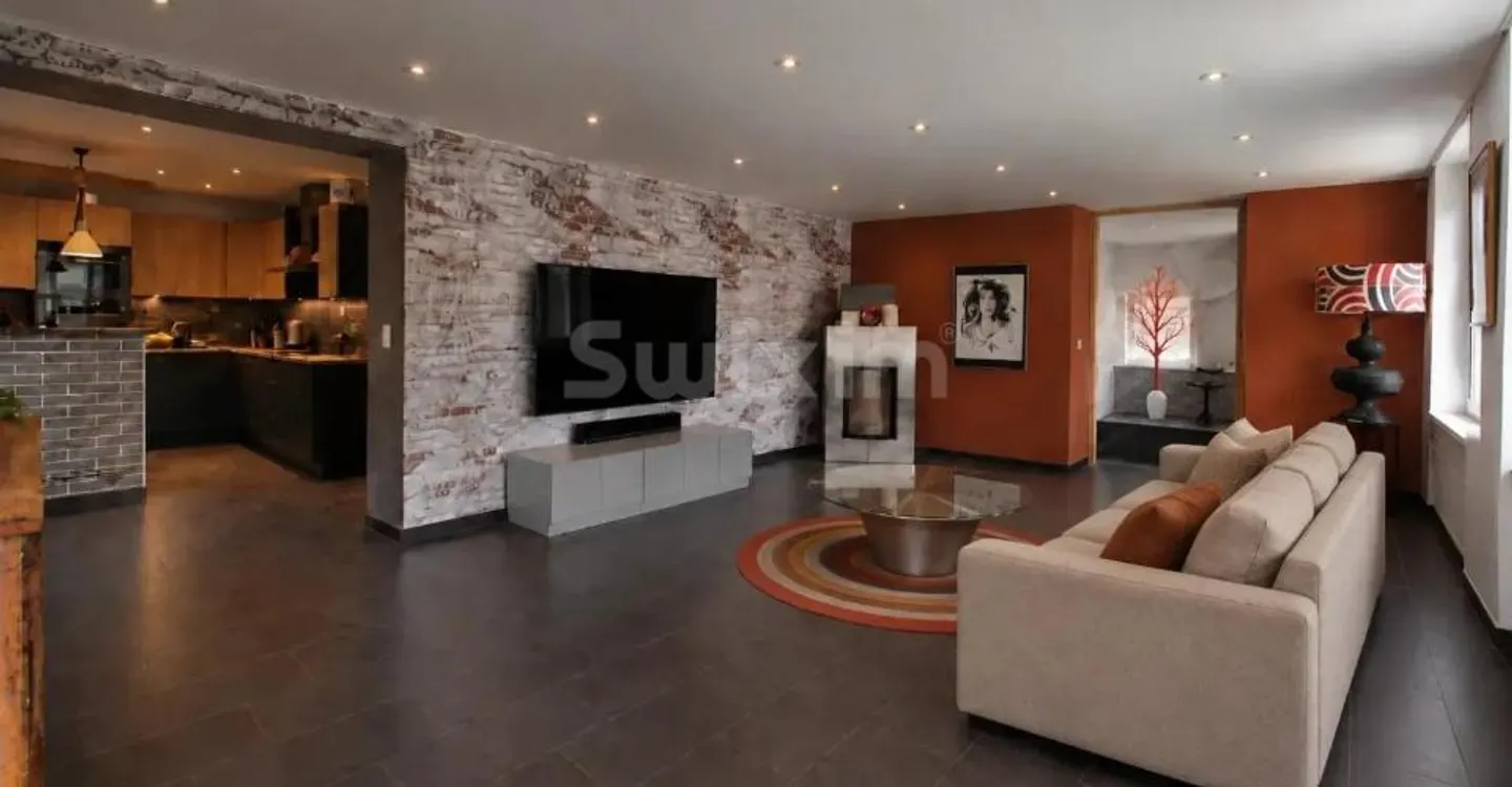 Exceptional Detached House - Photo 2 of 6