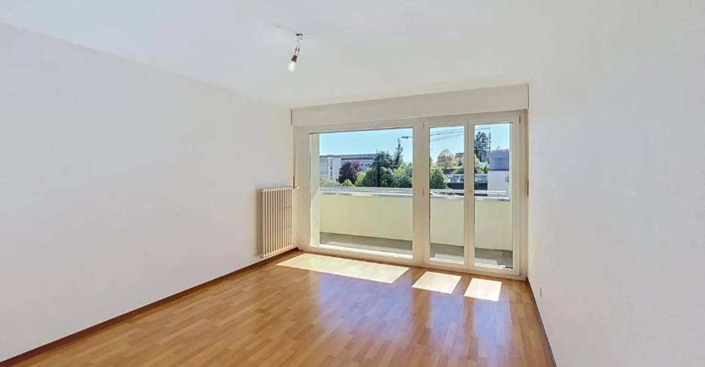 Lumineux 3.5 pièces avec balcon et vue à Neuchâtel - Photo 4 of 9