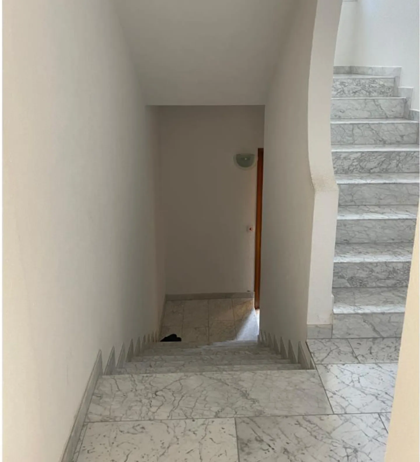 DUPLEX 3 PIÈCES AVEC VUE SUR LE LAC - RÉSIDENCE SECONDAIRE POSSIBLE - Photo 3 sur 9